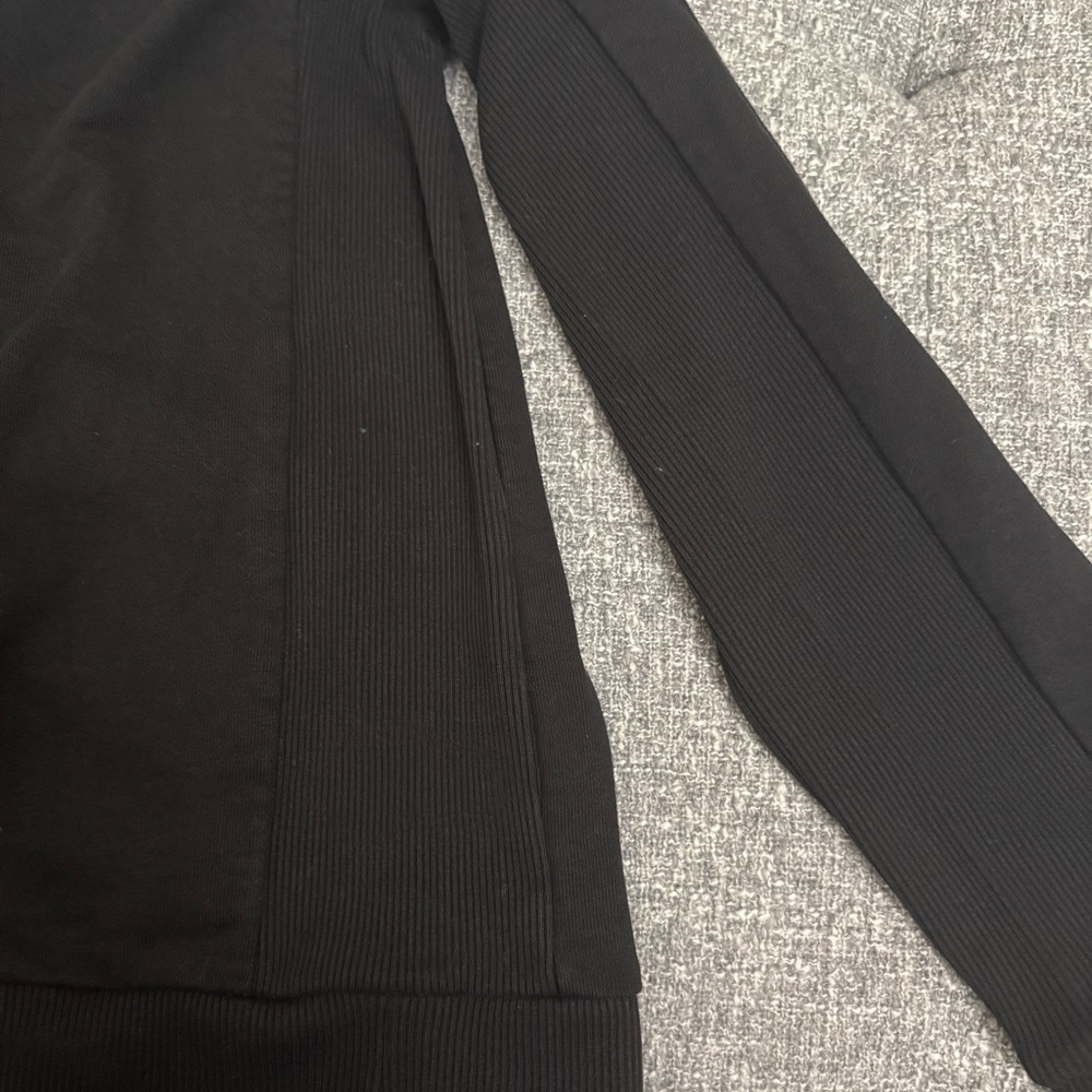Lacoste Women's Black Crewneck Sweater - Picture 4 of 10